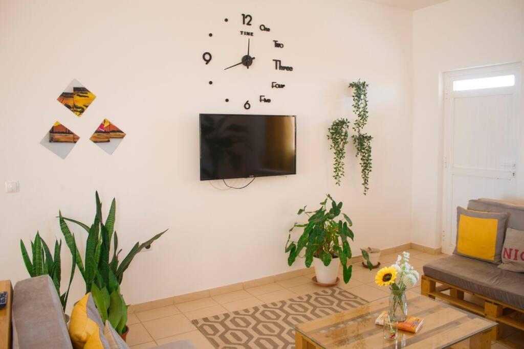 Cosy & Relax Yellow House 5Mn Walk From The Beach! Calheta Dış mekan fotoğraf