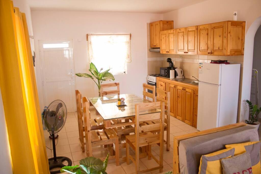Cosy & Relax Yellow House 5Mn Walk From The Beach! Calheta Dış mekan fotoğraf