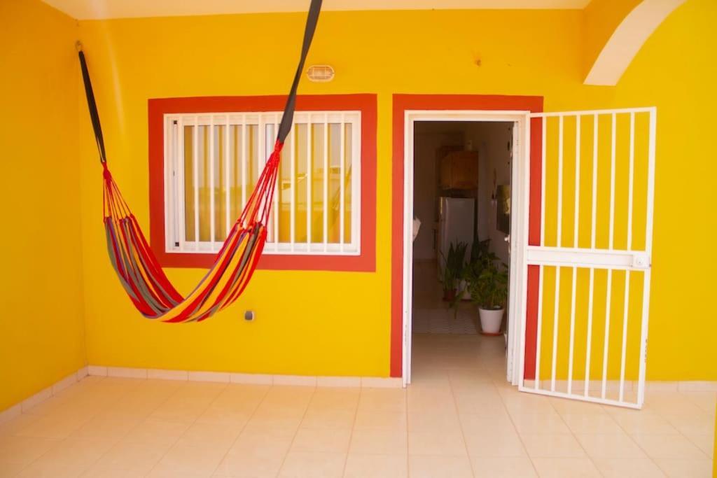 Cosy & Relax Yellow House 5Mn Walk From The Beach! Calheta Dış mekan fotoğraf